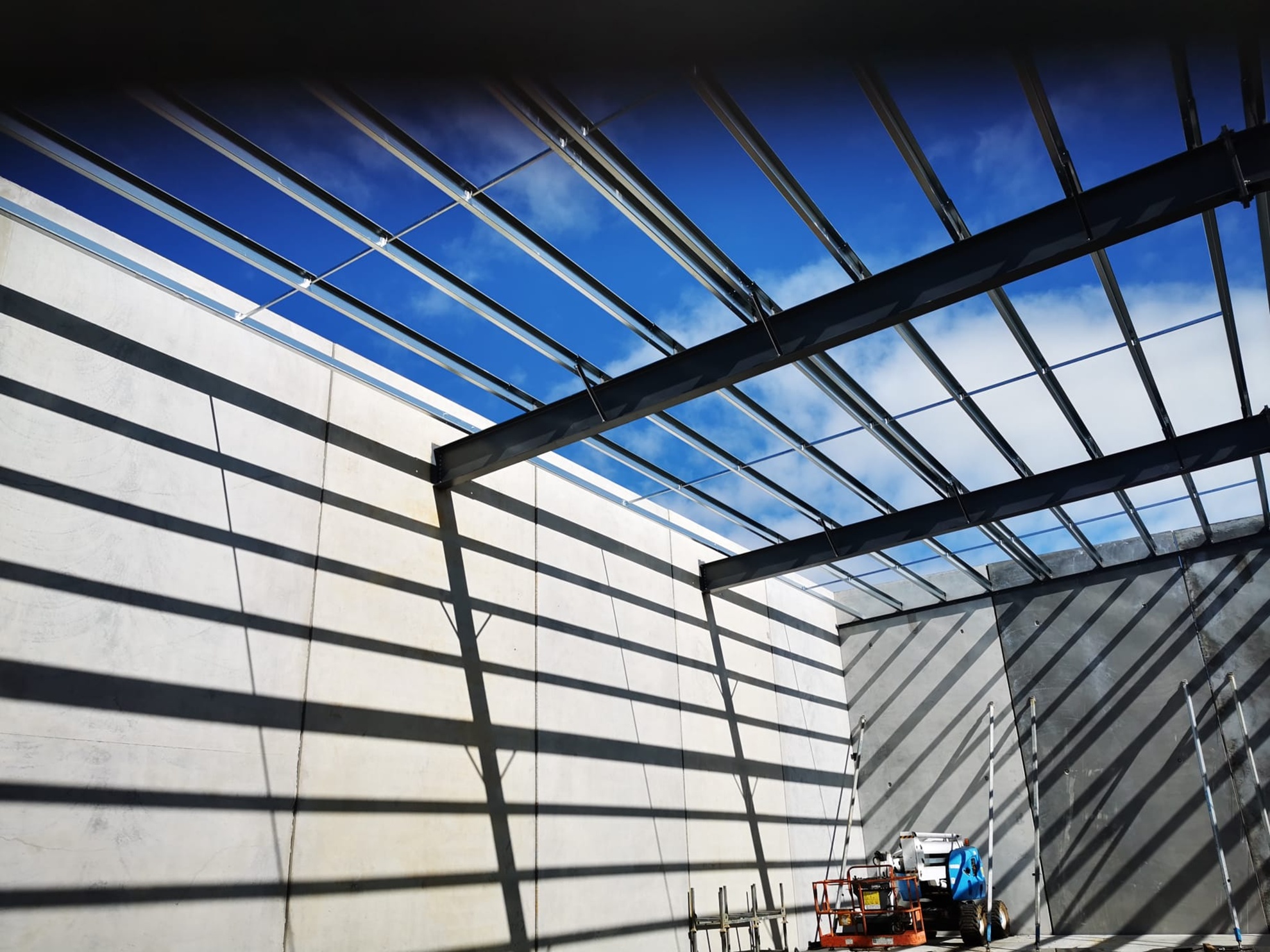 Warehouse portal frame